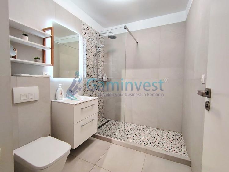Apartament cu 3 camere decomandat, mobilat în Sud