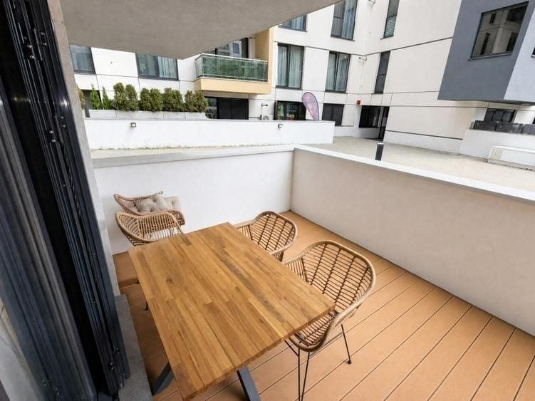 Apartament cu 3 camere decomandat, mobilat în Aviației
