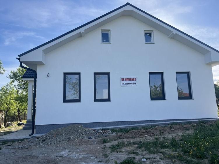 Casă cu 3 camere în Dacia