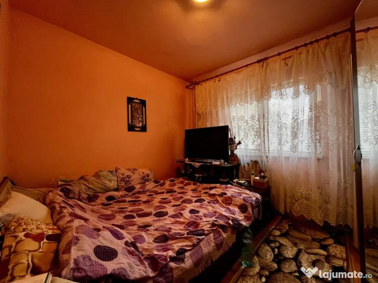Apartament cu 3 camere decomandat, mobilat în Central