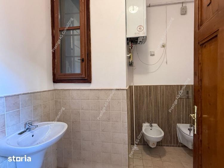 Spațiu comercial, de 150 mp, în Central