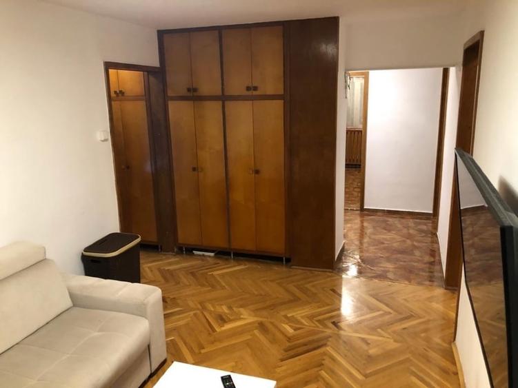 Apartament cu 4 camere decomandat, mobilat în Zorilor