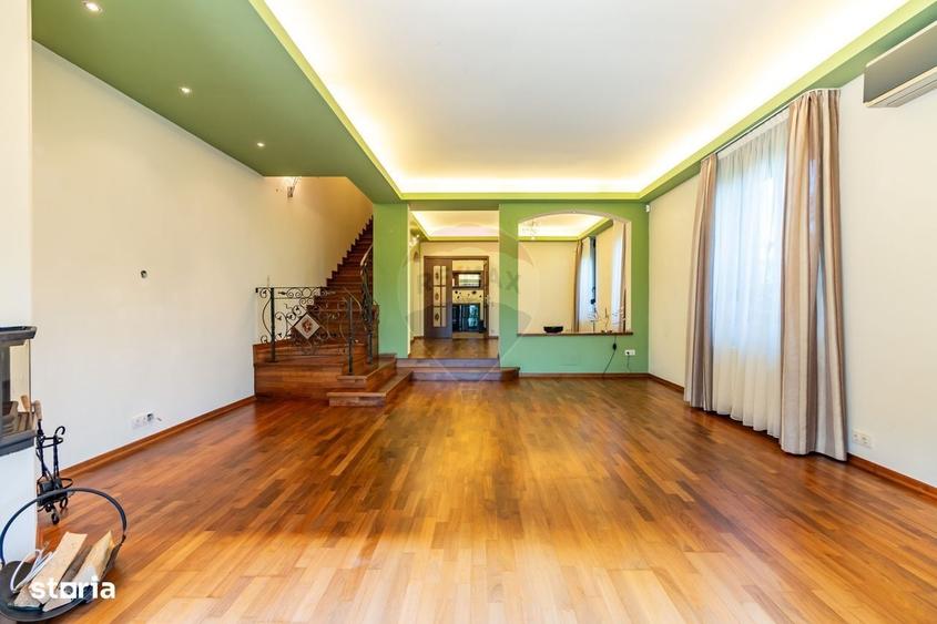 Casă cu 4 camere în Dumbrăveni