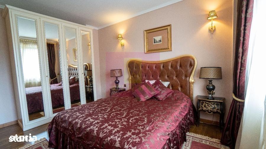 Apartament cu 4 camere decomandat în Clăbucet