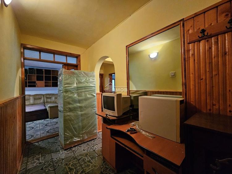 Apartament cu 4 camere decomandat în Micro 3