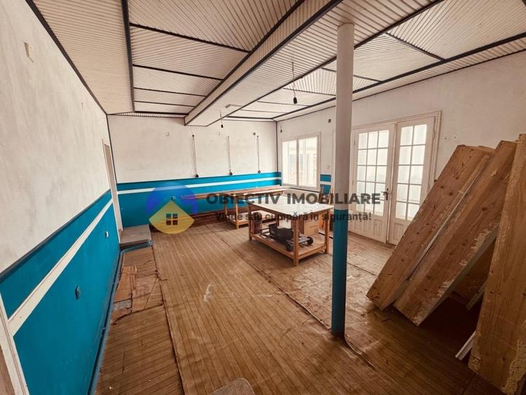 Casă individuală cu 6 camere cu Teren 3683 Mp în Agapia