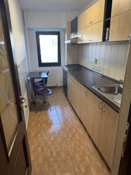 Garsonieră decomandată în Central