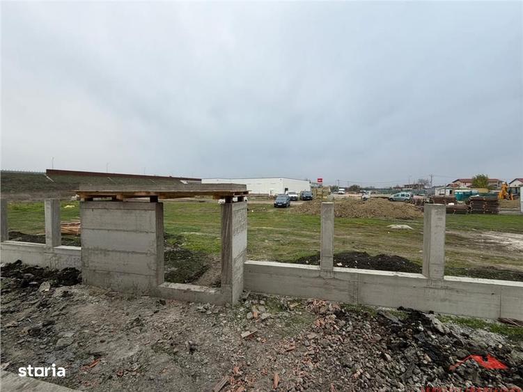 Casă cu 4 camere în Petrești