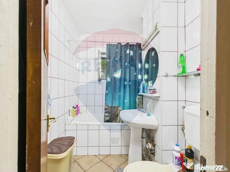 Apartament cu 3 camere decomandat în Colentina