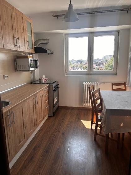 Apartament cu 2 camere semidecomandat, mobilat în 1 Mai