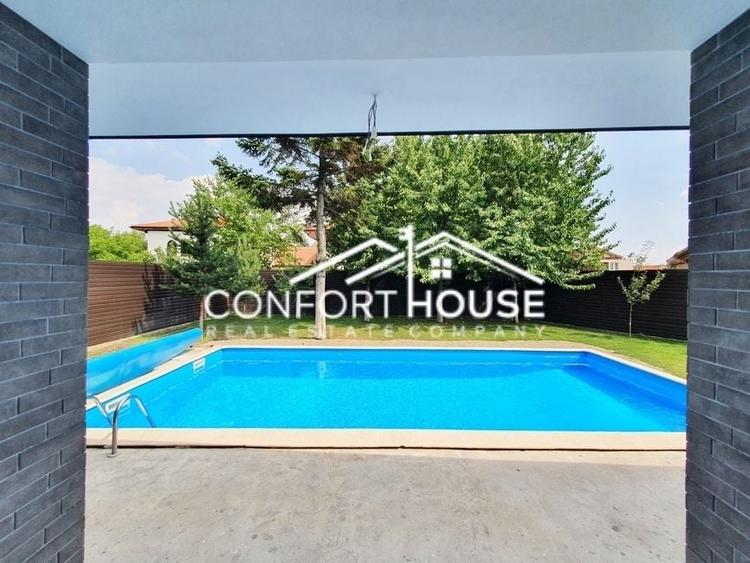 Casă individuală cu 8 camere cu Piscina în Iancu Nicolae