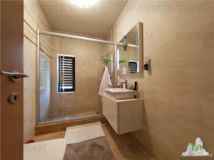 Casă individuală cu 6 camere cu Teren 1000 Mp în Corbeanca