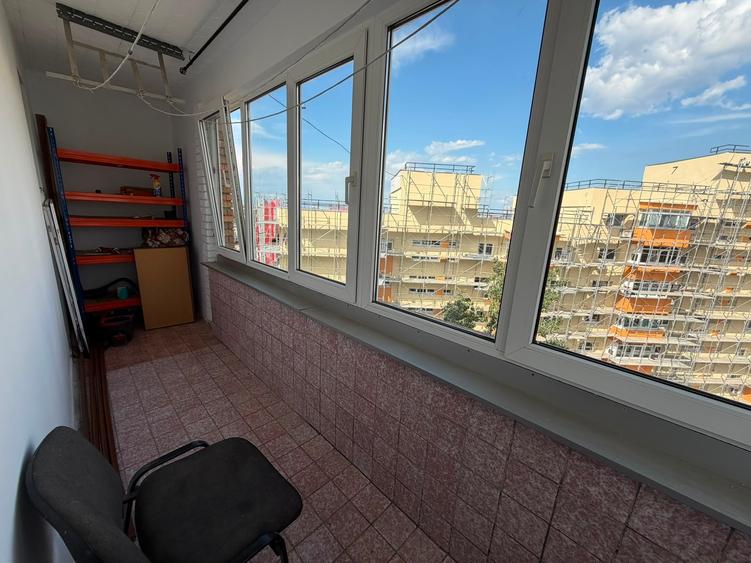 Apartament cu 3 camere decomandat în Titan