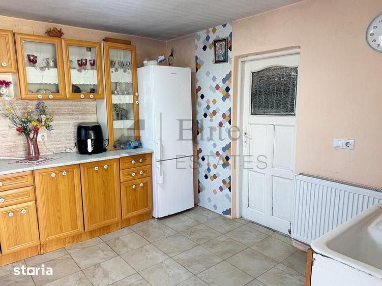 Casă cu Teren 1813 Mp în Tinca