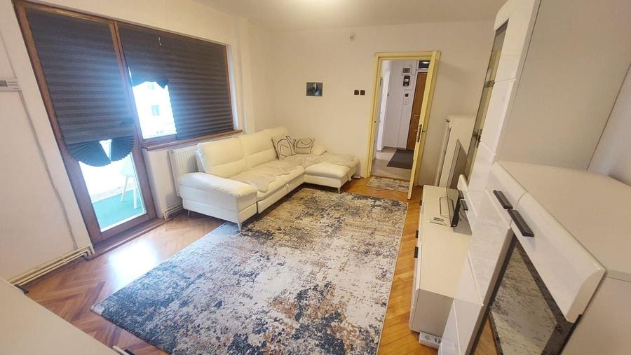 Apartament cu 3 camere semidecomandat, mobilat în Gheorgheni