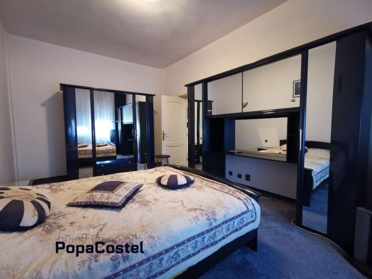 Casă individuală cu 10 camere cu Canalizare în Breaza de Sus