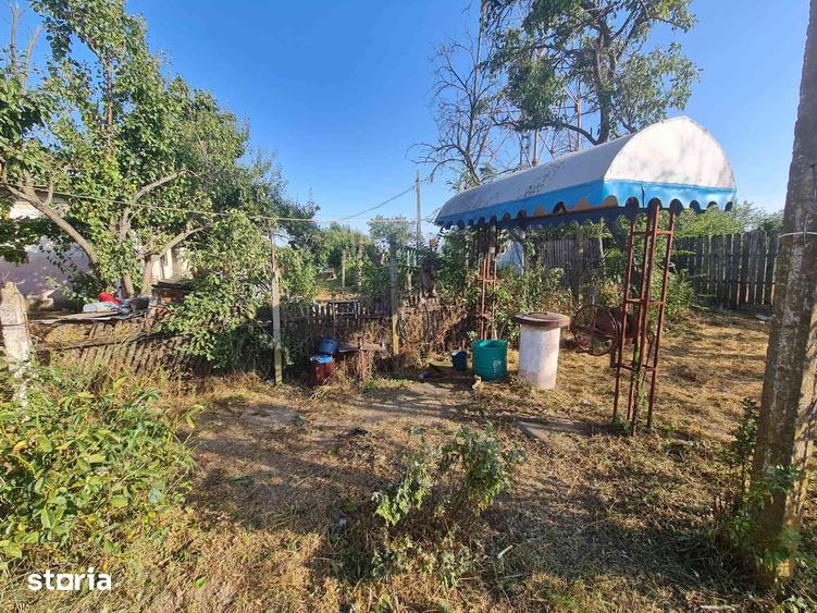 Casă cu 4 camere cu Teren 2000 Mp în Gighera