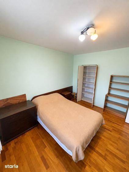 Apartament cu 3 camere decomandat în Bradu