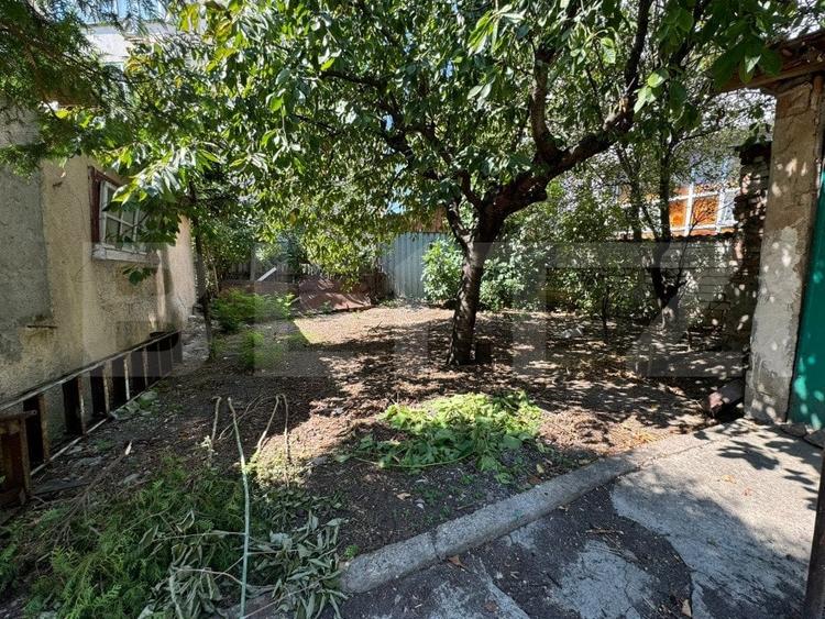 Casă individuală cu 10 camere cu Canalizare în 1 Mai