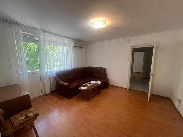 Apartament cu 3 camere decomandat în Rogerius