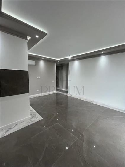 Apartament cu 3 camere decomandat în Torontalului