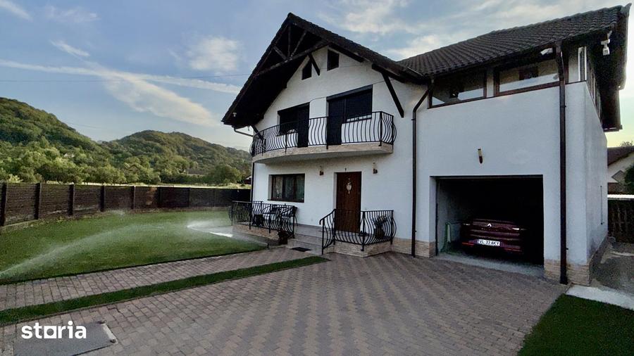 Casă cu 4 camere cu Teren 440 Mp în Vlădești