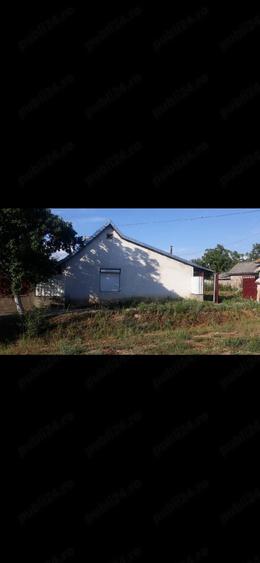 Casă cu 2 camere cu Teren 1439 Mp în Cermei