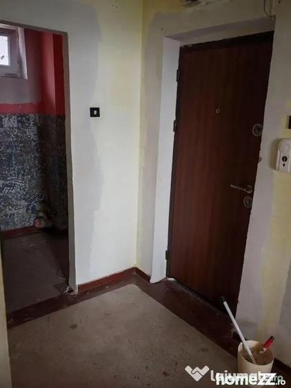 Apartament cu 3 camere decomandat în Peninsula