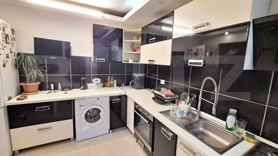 Apartament cu 4 camere decomandat, mobilat în Tractorul