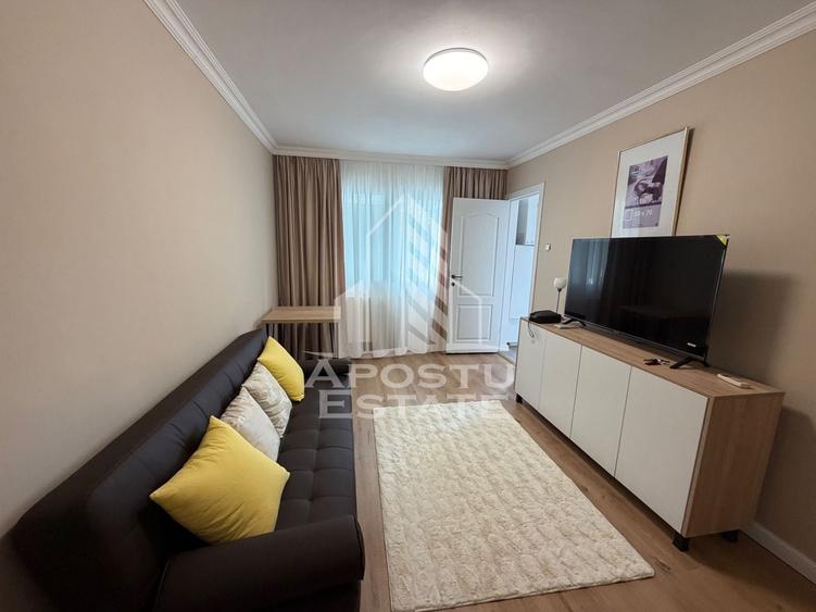 Apartament cu 3 camere semidecomandat, mobilat în Dacia