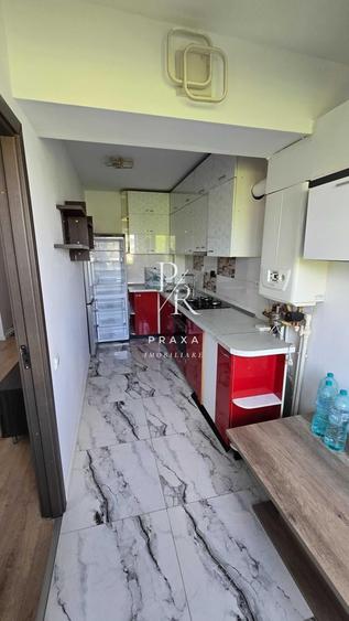 Apartament cu 3 camere decomandat, mobilat în Florești