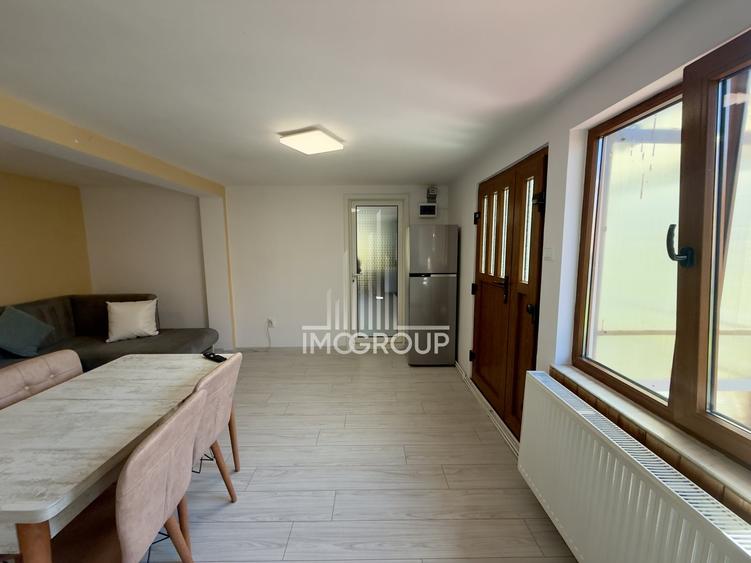 Apartament cu 3 camere semidecomandat, mobilat în Între Lacuri