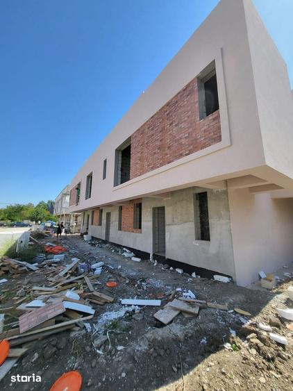 Casă cu 3 camere cu Teren 277 Mp în Odăi