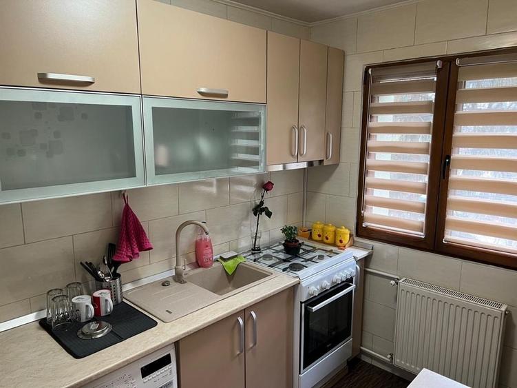 Apartament cu 2 camere decomandat în Basarabia