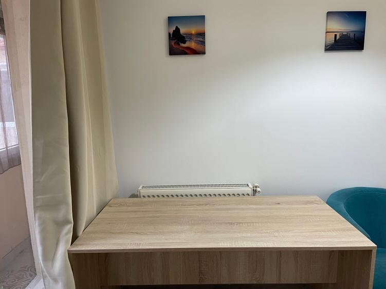 Apartament cu 4 camere decomandat în Gara de Nord