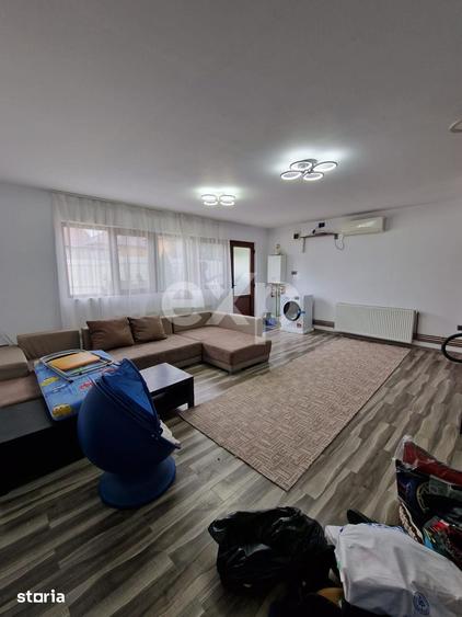 Casă cu 4 camere cu Teren 700 Mp în Comișani
