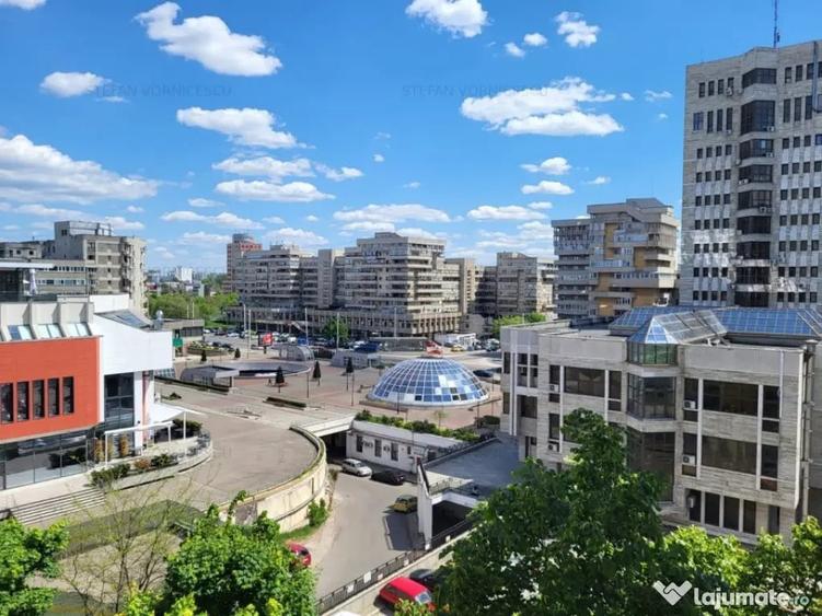 Apartament cu 2 camere decomandat în Hala Centrală
