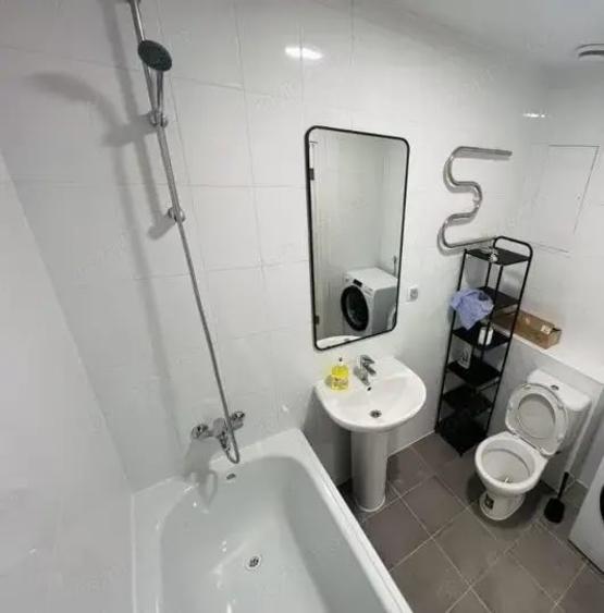 Apartament cu 2 camere decomandat în Complex Studențesc