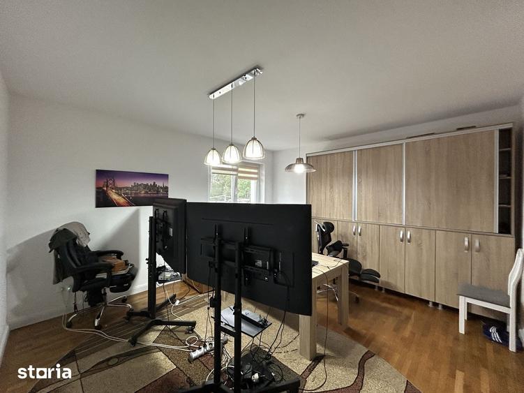 Apartament cu 4 camere în Sub Arini