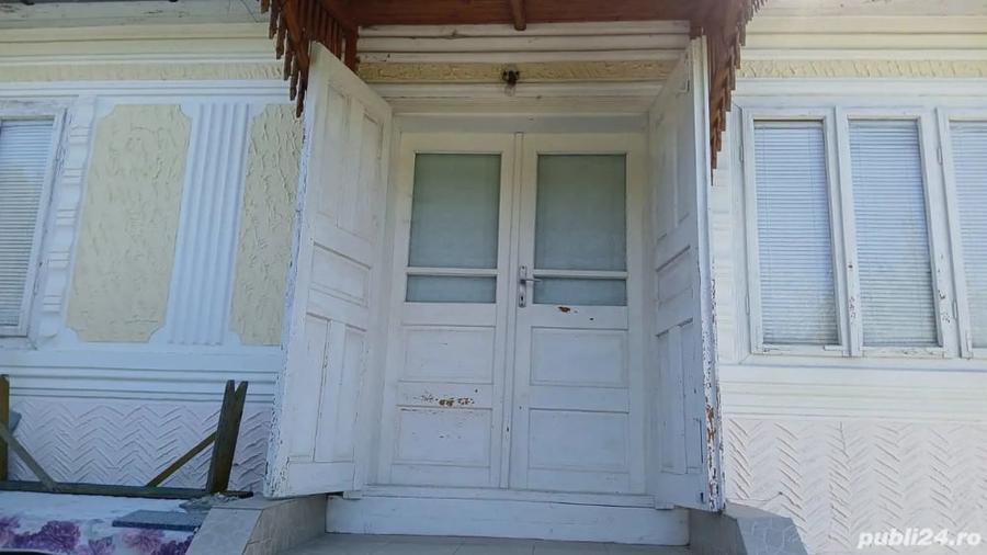 Casă cu 4 camere cu Teren 4000 Mp în Central