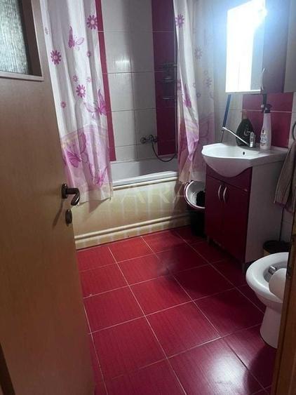 Apartament cu 3 camere decomandat, mobilat în Apahida