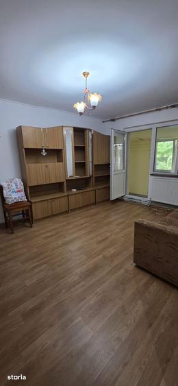 Apartament cu 2 camere semidecomandat în Mircea cel Bătrân