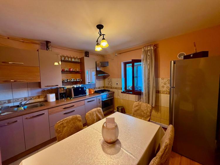 Apartament cu 2 camere decomandat în Liliacului