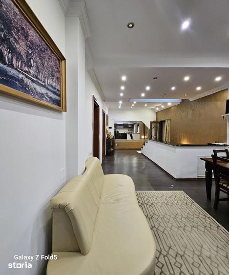 Apartament cu 3 camere decomandat în Orașul Nou
