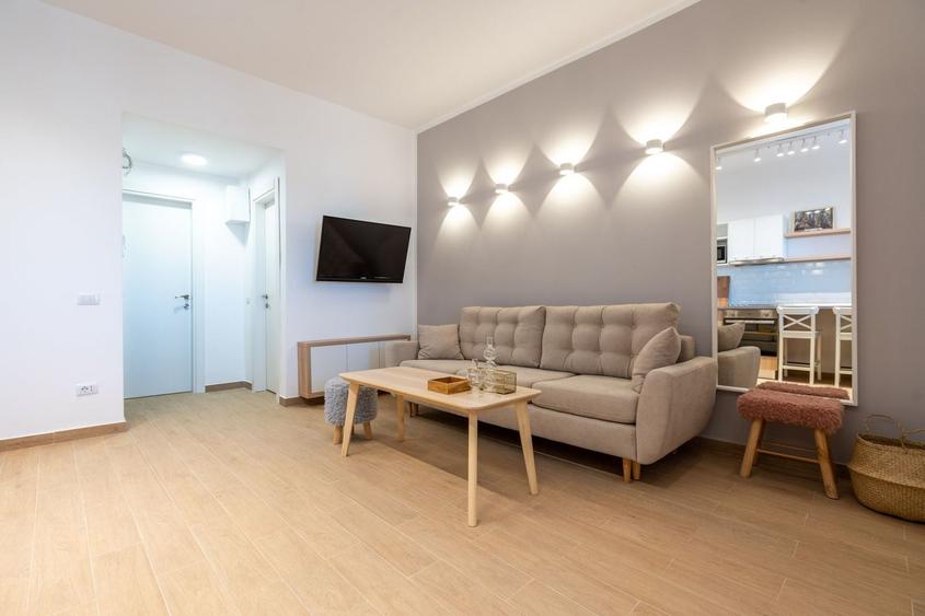 Apartament cu 2 camere, mobilat în Victoriei