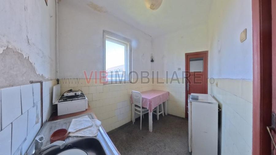 Apartament cu 2 camere semidecomandat în P-ța Alba Iulia