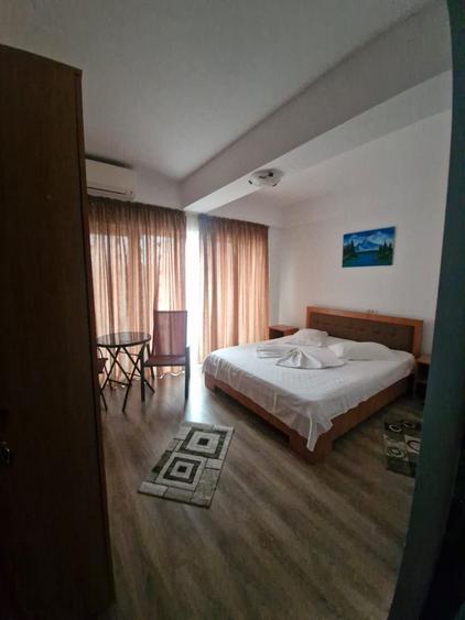 Casă cu 14 camere cu Teren 308 Mp în Tomis Nord