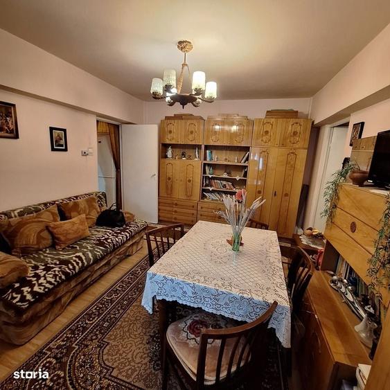 Apartament cu 2 camere semidecomandat, mobilat în Central