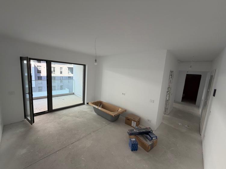 Apartament cu 2 camere decomandat în Est