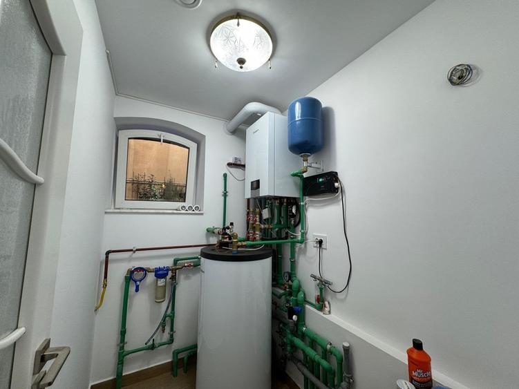 Vila  ultracentrala,  5 camere, prima inchiriere dupa renovare - 16